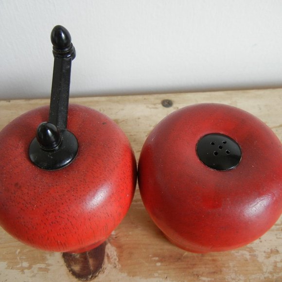 Vintage Retro Wooden Red Apple Salt Shaker and Pepper Grinder Set - Home Decor. - Picture 5 of 9